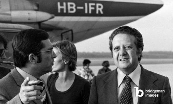 Der portugiesische Politiker Mario Soares kommt am 23. September 1975 auf dem Flughafen Genf-Cointrin an
