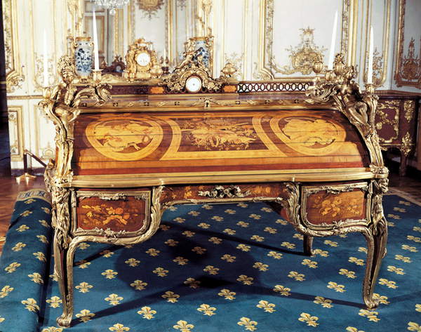 Das Büro des Königs (Schreibpult im Stil Ludwigs XV.), Jean-Henri Riesener (1734-1806) / Schloss Versailles, Frankreich / © Iberfoto / Bridgeman Images