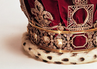 Queen Victoria's (1819-1901) Imperial state crown, English School, (19th century) / © Museum of London, UK